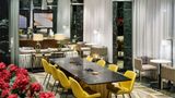 <b>Millennium Hilton New York One UN Plaza Lobby</b>. Images powered by <a href="https://iceportal.shijigroup.com/" title="IcePortal" target="_blank">IcePortal</a>.