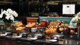 <b>Millennium Hilton New York One UN Plaza Restaurant</b>. Images powered by <a href="https://iceportal.shijigroup.com/" title="IcePortal" target="_blank">IcePortal</a>.