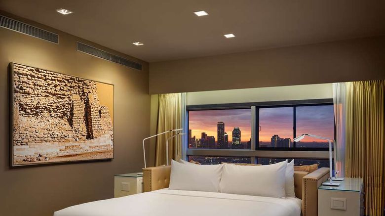 <b>Millennium Hilton New York One UN Plaza Room</b>. Images powered by <a href="https://iceportal.shijigroup.com/" title="IcePortal" target="_blank">IcePortal</a>.