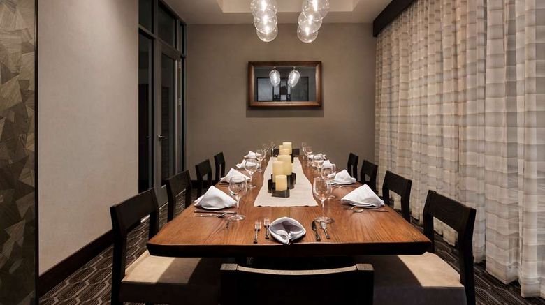 <b>Embassy Suites San Antonio Landmark Restaurant</b>. Images powered by <a href="https://iceportal.shijigroup.com/" title="IcePortal" target="_blank">IcePortal</a>.