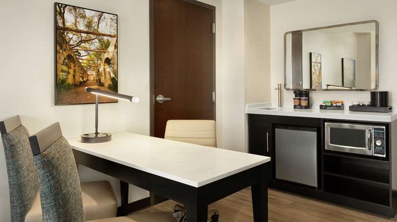 <b>Embassy Suites San Antonio Landmark Room</b>. Images powered by <a href="https://iceportal.shijigroup.com/" title="IcePortal" target="_blank">IcePortal</a>.