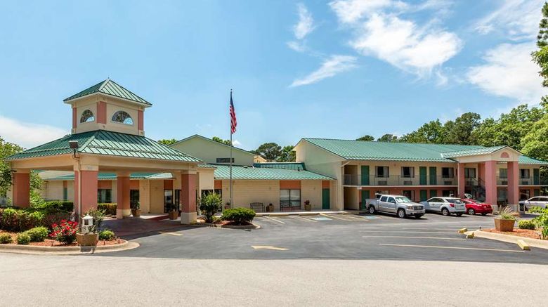 <b>Super 8 Eureka Springs Exterior</b>. Images powered by <a href="https://iceportal.shijigroup.com/" title="IcePortal" target="_blank">IcePortal</a>.