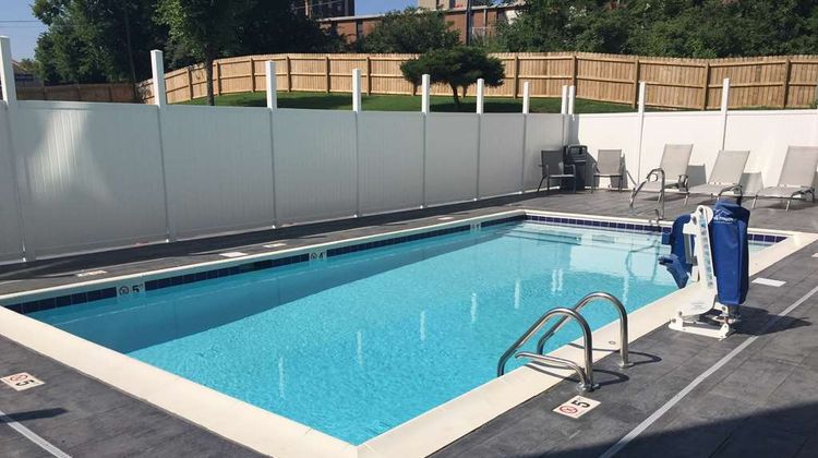 Wingate by Wyndham Louisville Fair/Expo Pool