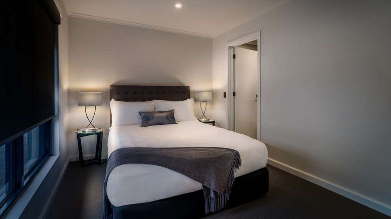 <b>Crest on Park Room</b>. Images powered by <a href="https://iceportal.shijigroup.com/" title="IcePortal" target="_blank">IcePortal</a>.