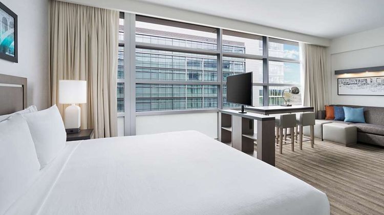 Hyatt House Washington DC / The Wharf Room