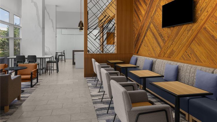 Hyatt House Washington DC / The Wharf Restaurant