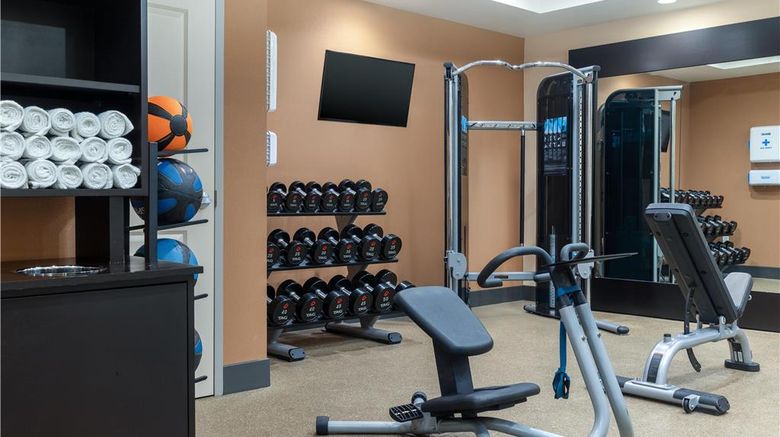 <b>Homewood Suites by Hilton Wauwatosa Health</b>. Images powered by <a href="https://iceportal.shijigroup.com/" title="IcePortal" target="_blank">IcePortal</a>.
