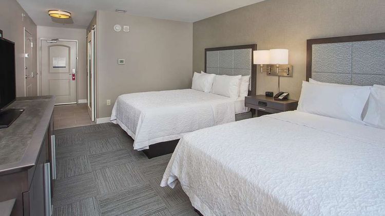 Hampton by Hilton Vincennes Room