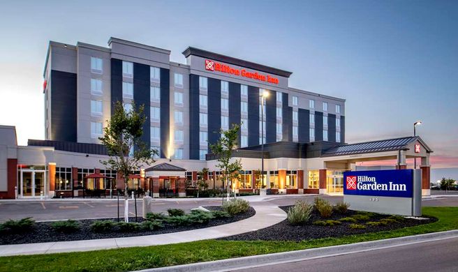 Hilton Garden Inn Winnipeg South Exterior