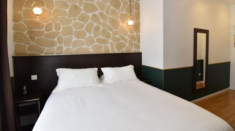 <b>Hotel Bonne Nouvelle Room</b>. Images powered by <a href="https://iceportal.shijigroup.com/" title="IcePortal" target="_blank">IcePortal</a>.