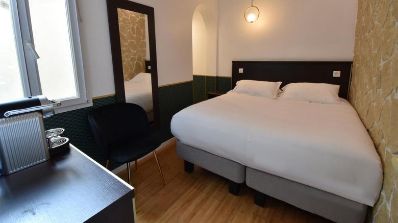 <b>Hotel Bonne Nouvelle Room</b>. Images powered by <a href="https://iceportal.shijigroup.com/" title="IcePortal" target="_blank">IcePortal</a>.