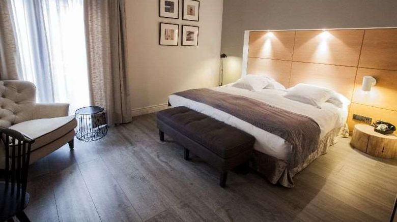 <b>Barcelona Catedral Hotel Room</b>. Images powered by <a href="https://iceportal.shijigroup.com/" title="IcePortal" target="_blank">IcePortal</a>.