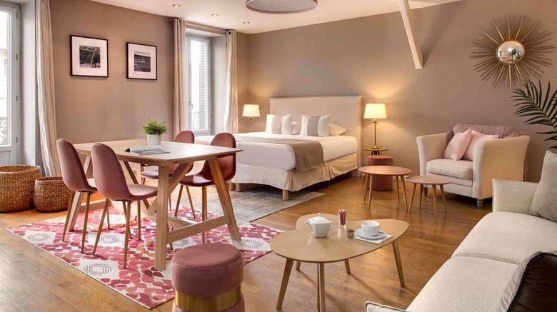 <b>Hotel des Ducs Room</b>. Images powered by <a href="https://iceportal.shijigroup.com/" title="IcePortal" target="_blank">IcePortal</a>.