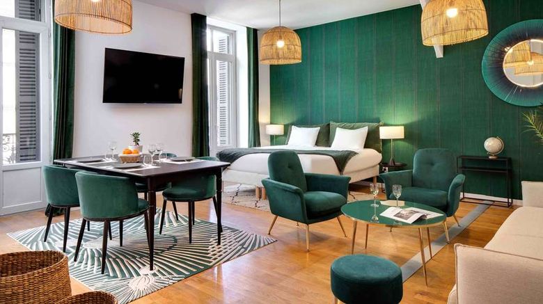 <b>Hotel des Ducs Room</b>. Images powered by <a href="https://iceportal.shijigroup.com/" title="IcePortal" target="_blank">IcePortal</a>.
