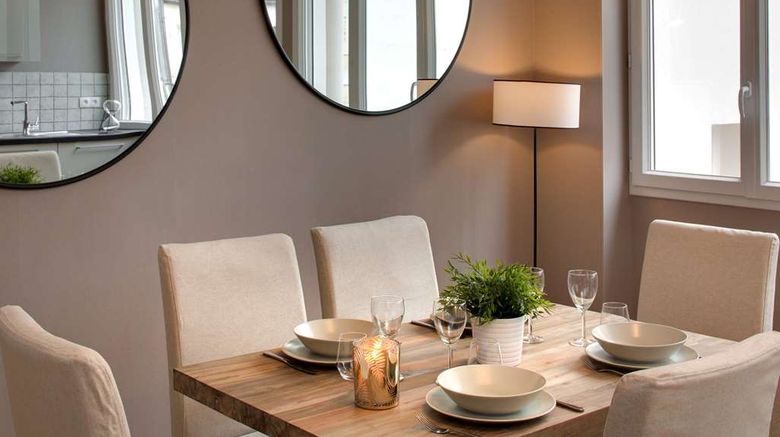 <b>Hotel des Ducs Restaurant</b>. Images powered by <a href="https://iceportal.shijigroup.com/" title="IcePortal" target="_blank">IcePortal</a>.