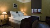 Wall Street Hotel Room