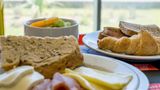 <b>Ibis Calama Restaurant</b>. Images powered by <a href="https://iceportal.shijigroup.com/" title="IcePortal" target="_blank">IcePortal</a>.