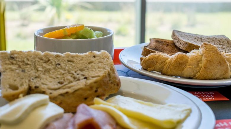 <b>Ibis Calama Restaurant</b>. Images powered by <a href="https://iceportal.shijigroup.com/" title="IcePortal" target="_blank">IcePortal</a>.