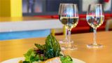 <b>Ibis Calama Restaurant</b>. Images powered by <a href="https://iceportal.shijigroup.com/" title="IcePortal" target="_blank">IcePortal</a>.