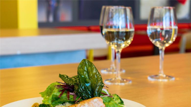 <b>Ibis Calama Restaurant</b>. Images powered by <a href="https://iceportal.shijigroup.com/" title="IcePortal" target="_blank">IcePortal</a>.