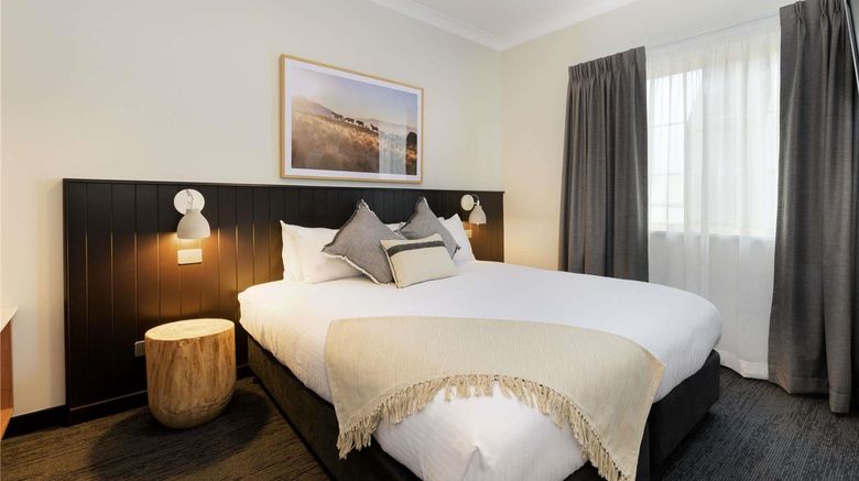 <b>Parklands Resort & Conference Ctr Room</b>. Images powered by <a href="https://iceportal.shijigroup.com/" title="IcePortal" target="_blank">IcePortal</a>.