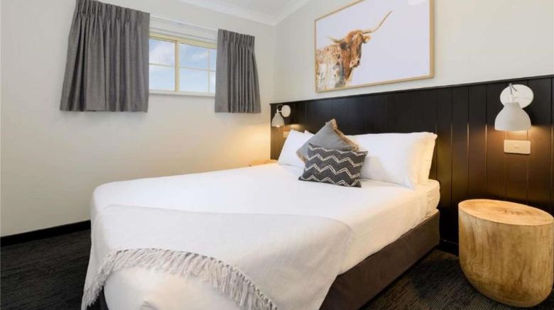 <b>Parklands Resort & Conference Ctr Room</b>. Images powered by <a href="https://iceportal.shijigroup.com/" title="IcePortal" target="_blank">IcePortal</a>.