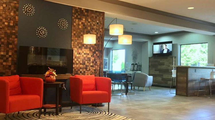 Baymont Inn & Suites OFallon St Louis Lobby