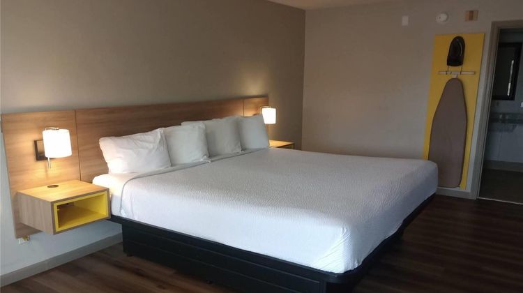 Days Inn Donalsonville Room