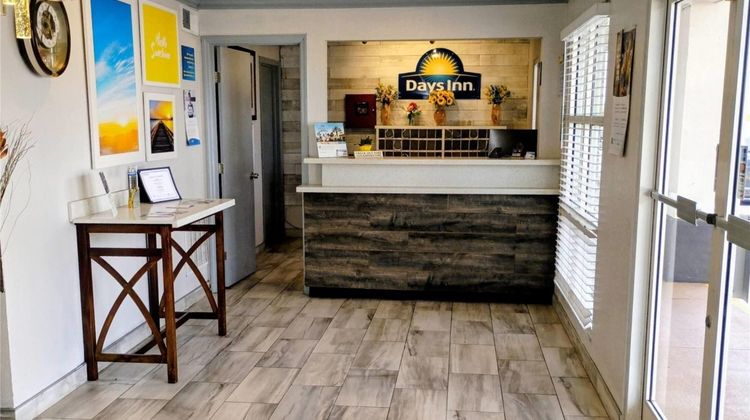 Days Inn Donalsonville Lobby