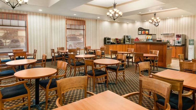 Days Inn & Suites Edmonton Airport Restaurant