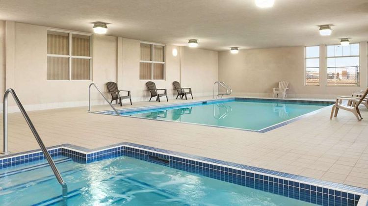 Days Inn & Suites Edmonton Airport Pool