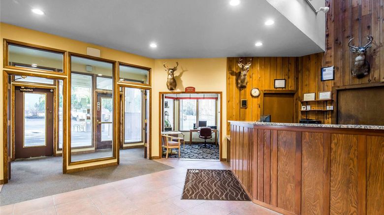 <b>Quality Inn Lobby</b>. Images powered by <a href="https://iceportal.shijigroup.com/" title="IcePortal" target="_blank">IcePortal</a>.