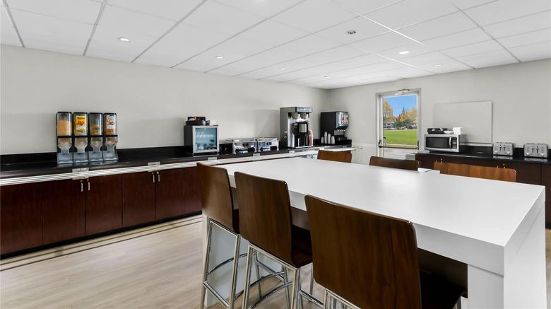 <b>Clarion Suites Anchorage Downtown Restaurant</b>. Images powered by <a href="https://iceportal.shijigroup.com/" title="IcePortal" target="_blank">IcePortal</a>.