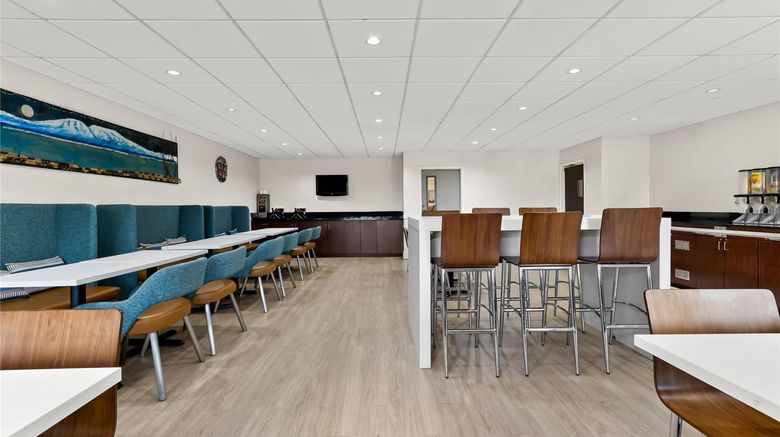 <b>Clarion Suites Anchorage Downtown Restaurant</b>. Images powered by <a href="https://iceportal.shijigroup.com/" title="IcePortal" target="_blank">IcePortal</a>.