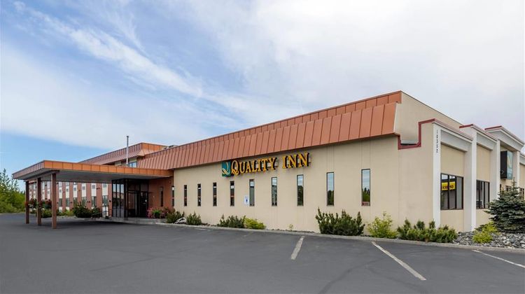 Quality Inn Exterior