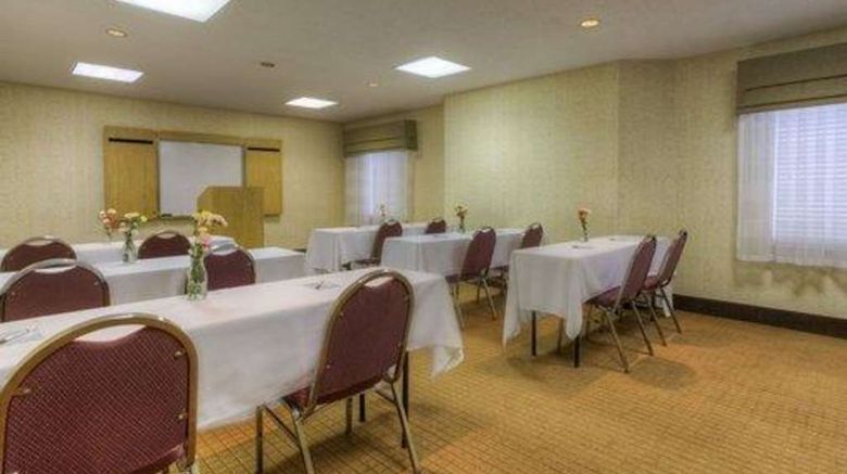 <b>Sleep Inn Meeting</b>. Images powered by <a href="https://iceportal.shijigroup.com/" title="IcePortal" target="_blank">IcePortal</a>.