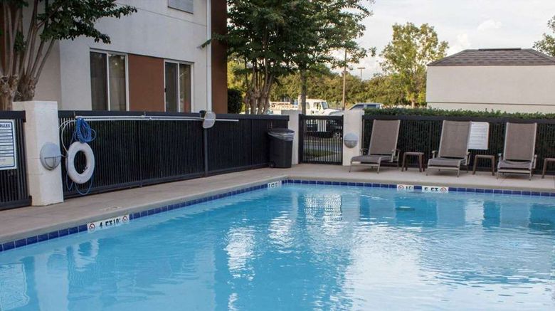 <b>Sleep Inn Pool</b>. Images powered by <a href="https://iceportal.shijigroup.com/" title="IcePortal" target="_blank">IcePortal</a>.
