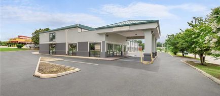 Quality Inn Exterior