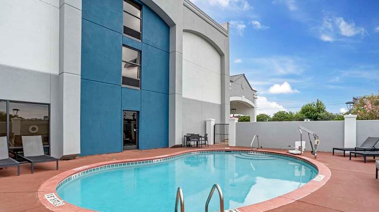 Comfort Inn Opelika - Auburn Pool