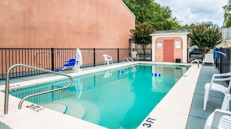 Econo Lodge Dothan West Pool