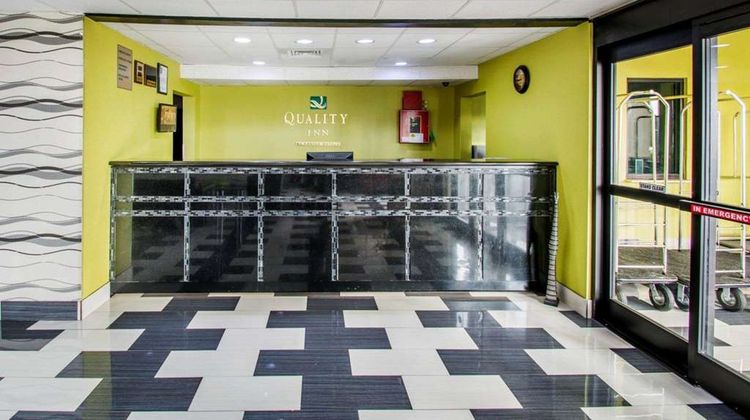 Quality Inn Lobby