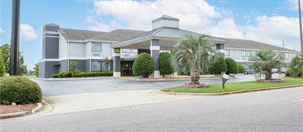 Quality Inn Exterior