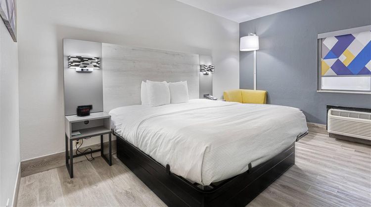 Quality Inn Room