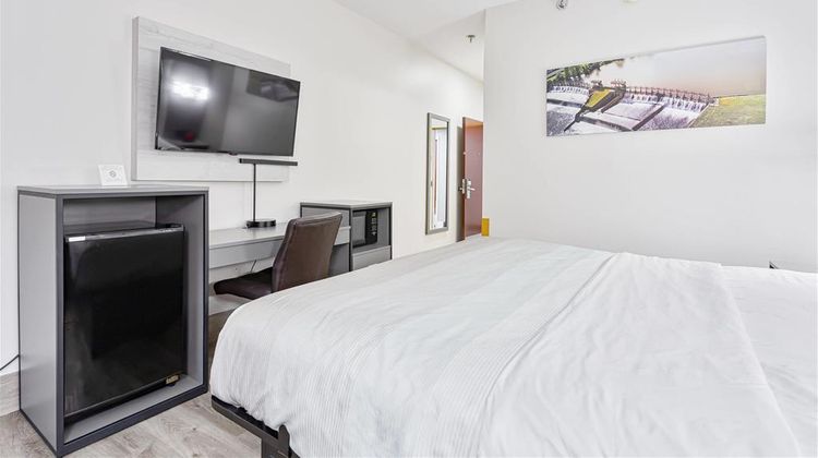 Quality Inn Room