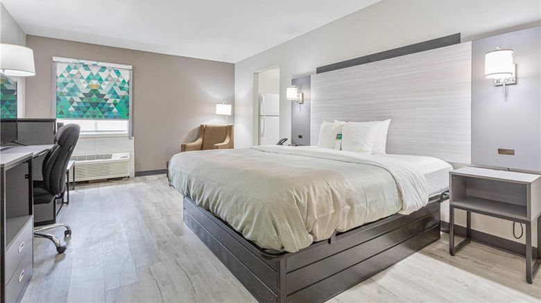 <b>Quality Inn Edmund Pettus Bridge area Suite</b>. Images powered by <a href="https://iceportal.shijigroup.com/" title="IcePortal" target="_blank">IcePortal</a>.