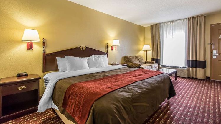 Quality Inn Andalusia Room