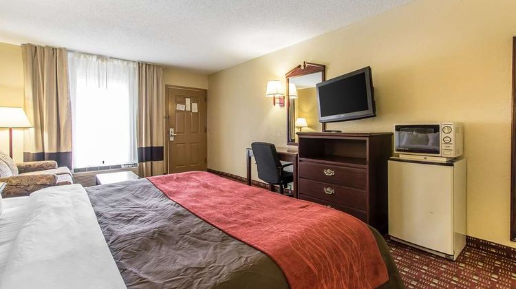 Quality Inn Andalusia Room