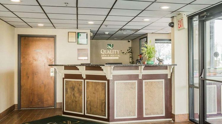 Quality Inn Montgomery Lobby