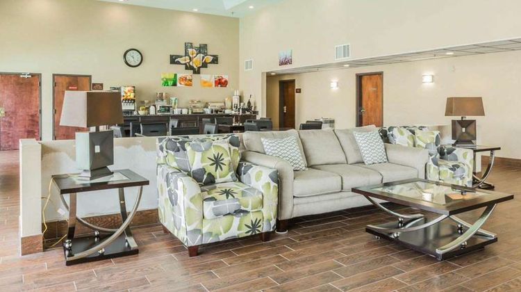 Quality Inn Montgomery Lobby