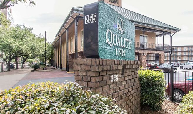 Quality Inn Downtown Historic District Exterior